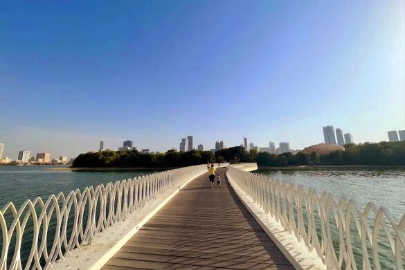 Al Noor Island - SillySuitcase