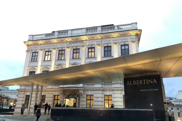 Albertina - SillySuitcase