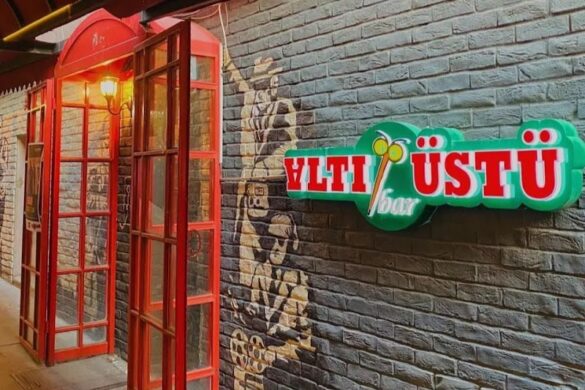 Alt St Bar - SillySuitcase