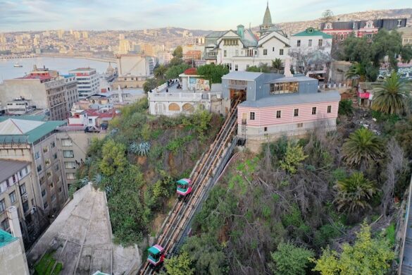 Ascensor El Peral - SillySuitcase
