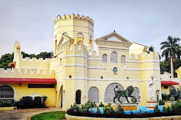 Auto World Vintage Car Museum - SillySuitcase