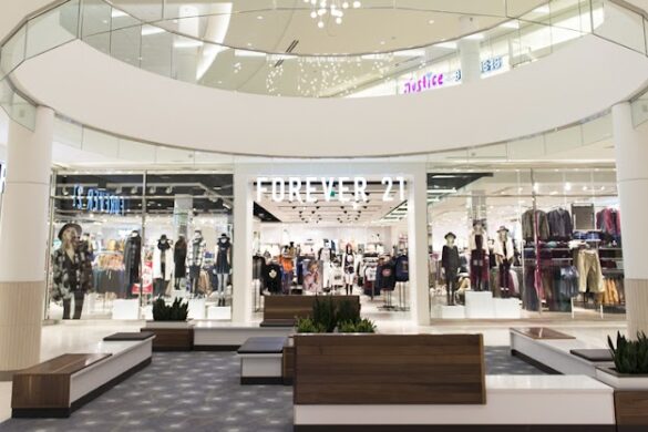 Bayshore Shopping Centre - SillySuitcase