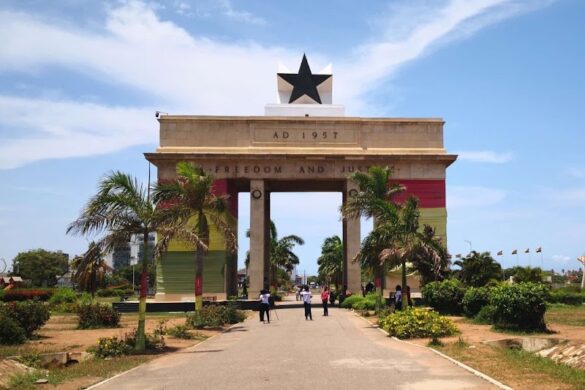 Black Star Square - SillySuitcase