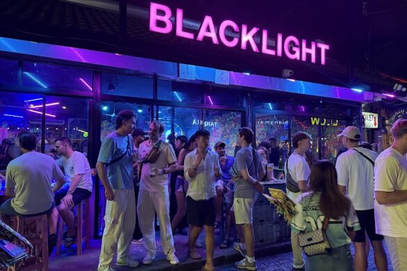Blacklight Cnx - SillySuitcase