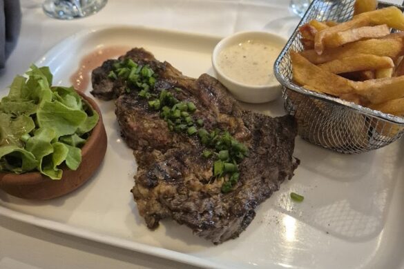 Brasserie L Entracte - SillySuitcase