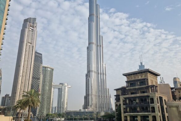 Burj Khalifa - SillySuitcase