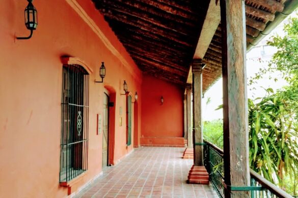 Centro Cultural Manzana De La Rivera - SillySuitcase