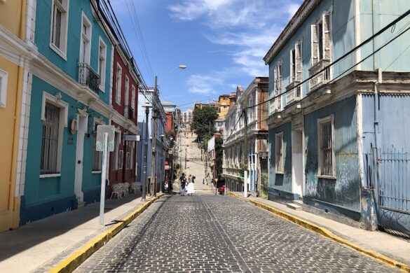 Cerro Alegre - SillySuitcase