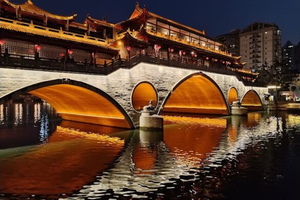 Chengdu Lan Kwai Fong - SillySuitcase