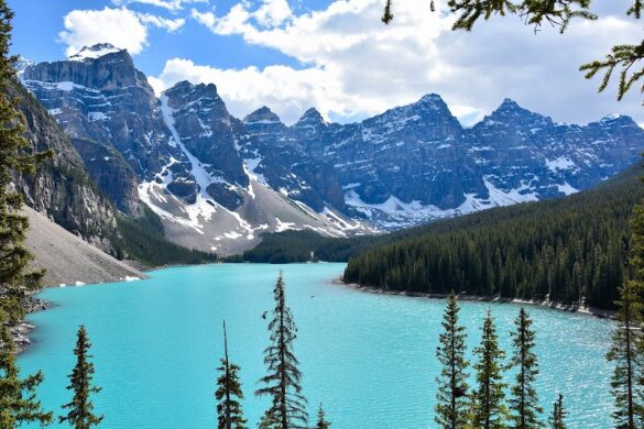 Discover Canada Tours - SillySuitcase