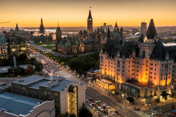Fairmont Ch Teau Laurier - SillySuitcase