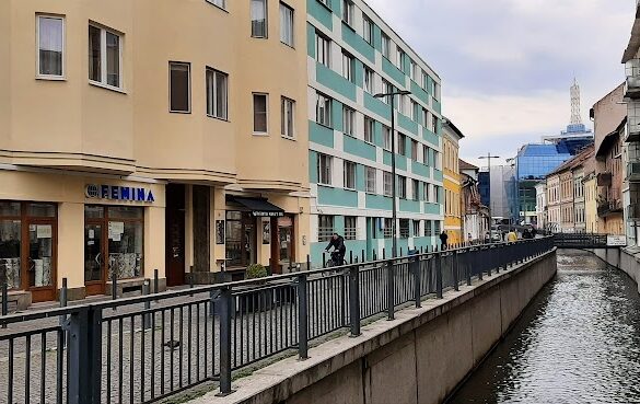 Femina Cluj Napoca Centru Es Turi Gal B Rba I Femei - SillySuitcase