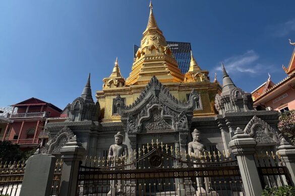 Guru Walking Tour - SillySuitcase