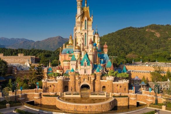 Hong Kong Disneyland - SillySuitcase