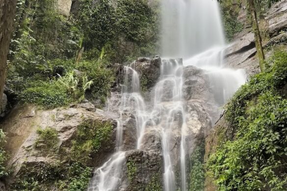 Huai Tueng Thao Waterfall - SillySuitcase