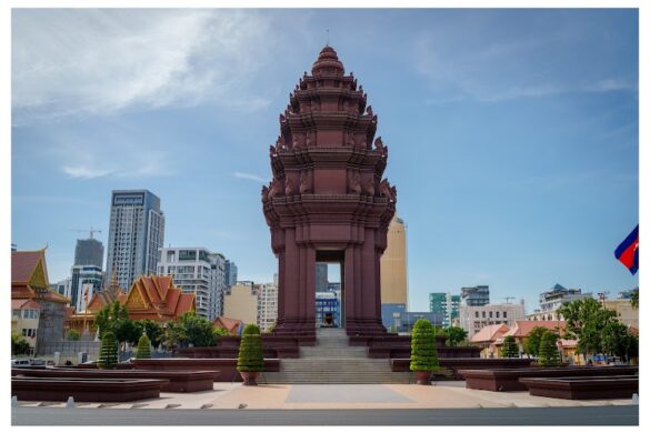 Independence Monument - SillySuitcase