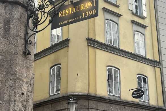 Innsbruck Souvenirs - SillySuitcase