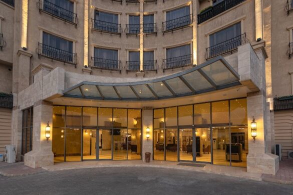 Johnwood Hotel By Bolton - SillySuitcase
