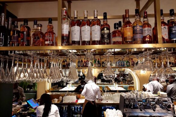 Le Comptoir Bar Restaurant - SillySuitcase