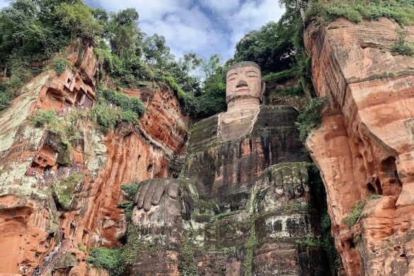 Leshan Giant Buddha - SillySuitcase