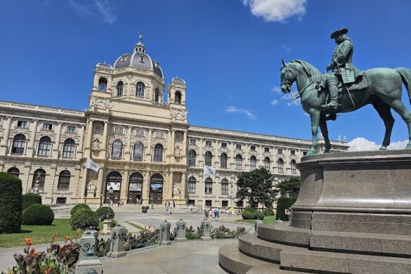 Maria Theresien Platz - SillySuitcase