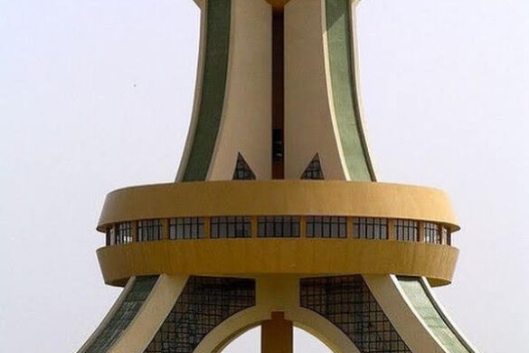 Monument Of National Heroes - SillySuitcase