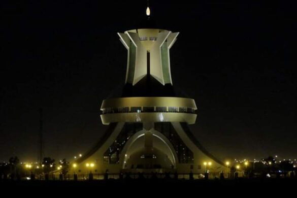 Monument Of National Heroes - SillySuitcase