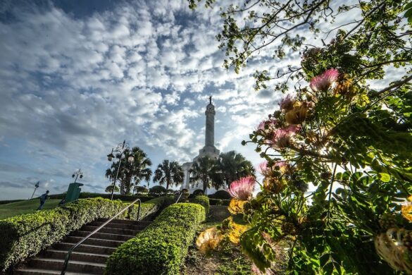 Monument To The Heroes Of The Restoration - SillySuitcase