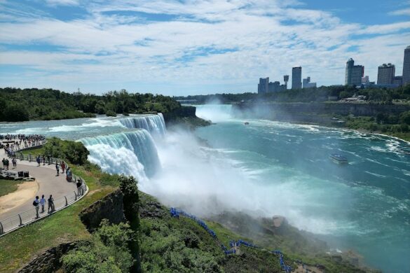 Niagara Falls - SillySuitcase