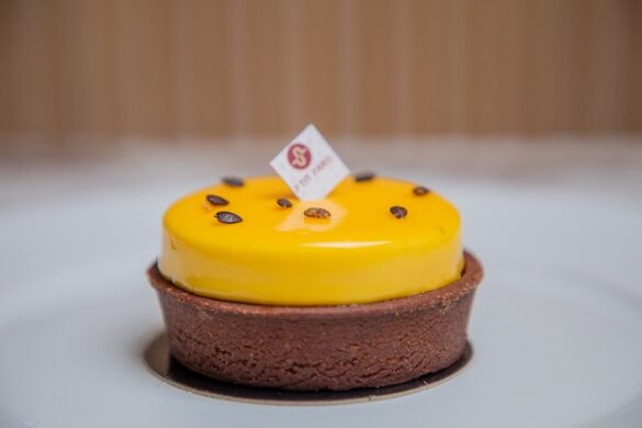 P Tit Paris Gounghin - SillySuitcase
