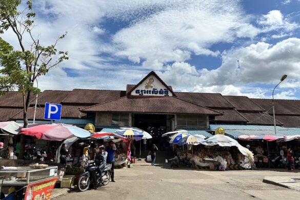 Phsar Leu Thom Tmey - SillySuitcase
