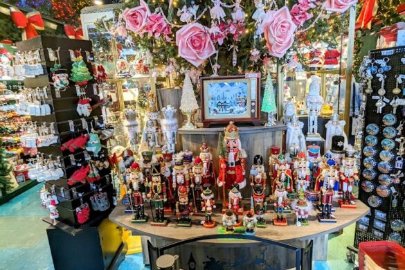 Promenades Du Vieux Quebec - SillySuitcase