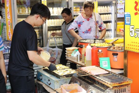 Qingping Chinese Medicinal Herbs Market - SillySuitcase