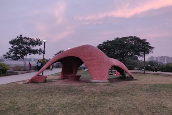 Riverfront Park - SillySuitcase