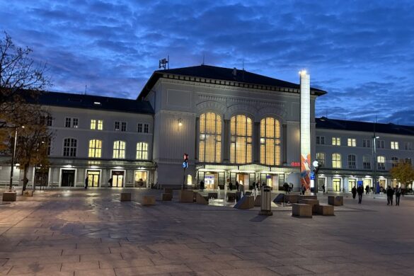 Salzburg Hbf - SillySuitcase