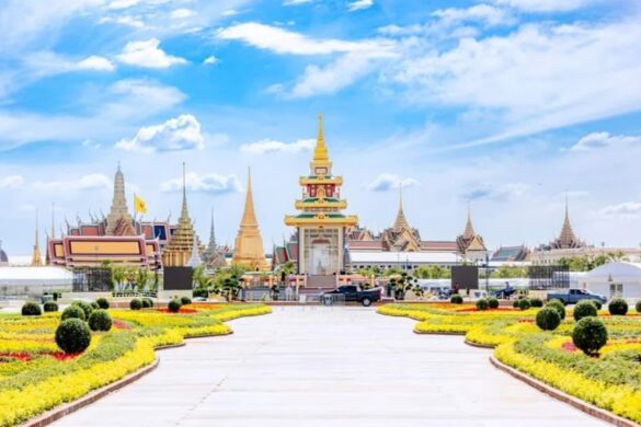 Sanam Luang - SillySuitcase