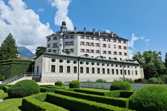 Schloss Ambras Innsbruck - SillySuitcase