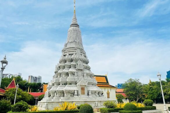 Silver Pagoda - SillySuitcase
