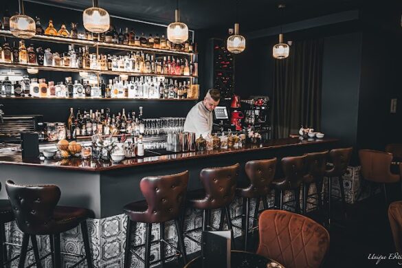 Sip Bucharest Cocktail Bar - SillySuitcase