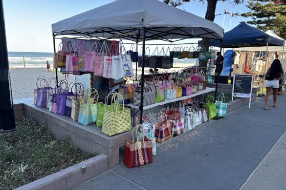 Surfers Paradise Beachfront Markets - SillySuitcase