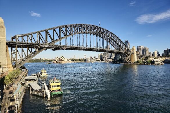 Sydney Harbour Bridge - SillySuitcase