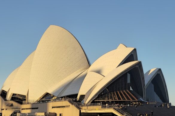 Sydney Opera House - SillySuitcase