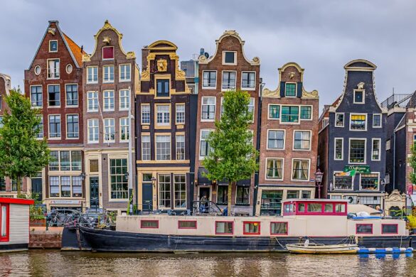 The Dancing Houses - SillySuitcase