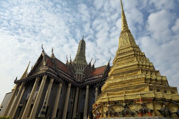 The Temple Of The Emerald Buddha - SillySuitcase