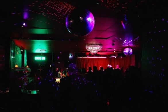 The Trocadero Room - SillySuitcase