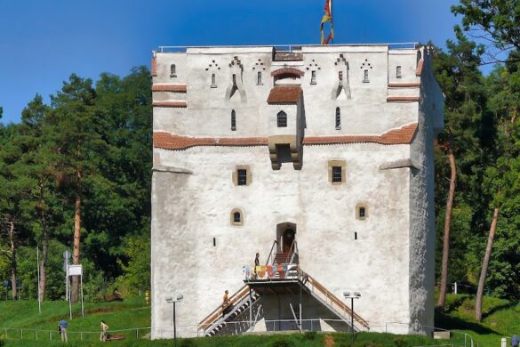 The White Tower - SillySuitcase