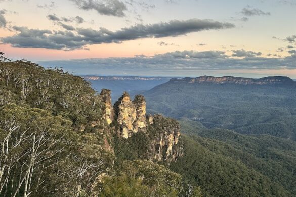 Three Sisters - SillySuitcase