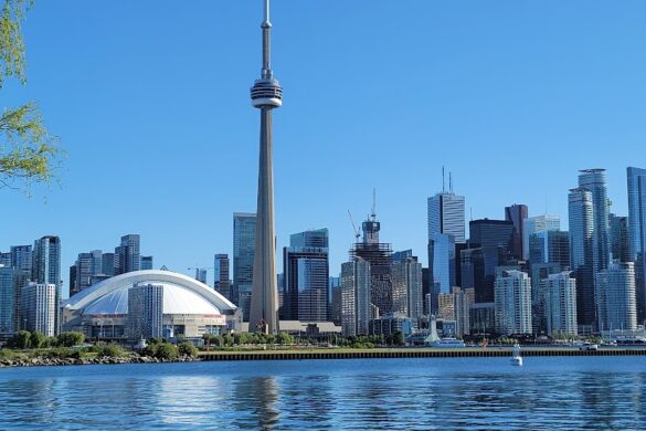Toronto Skyline Viewpoint - SillySuitcase