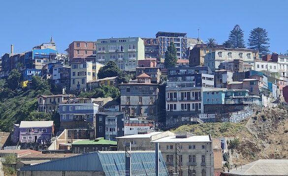 Tours 4 Tips Valparaiso City Tour - SillySuitcase