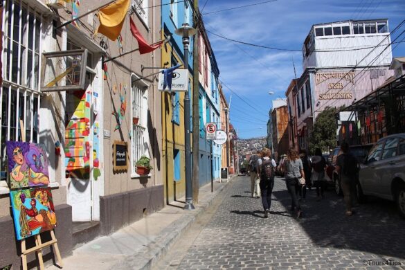 Tours 4 Tips Valparaiso City Tour - SillySuitcase